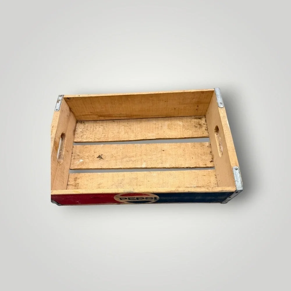 Pepsi Soda Vintage Crate Wood Red Blue Vintage Metal Corner 1/2L Americana Retro
